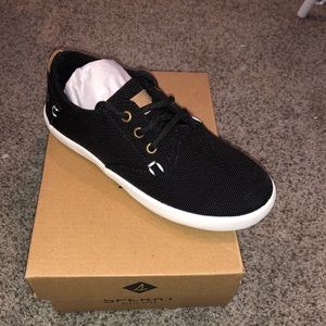 Brand new boy sperry